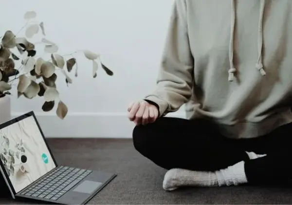 Online meditasyon nedir işe yarar mı